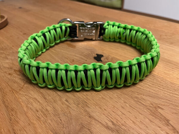 Geknüpftes Paracord Halsband