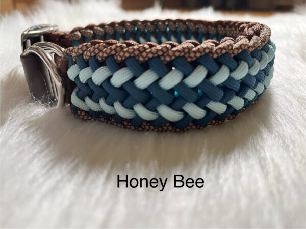 Geknüpftes Halsband
