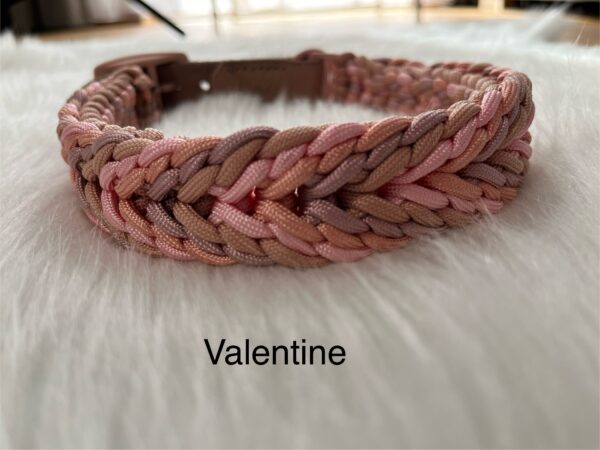 Geknüpftes Halsband
