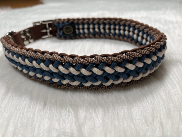 Geknüpftes Halsband