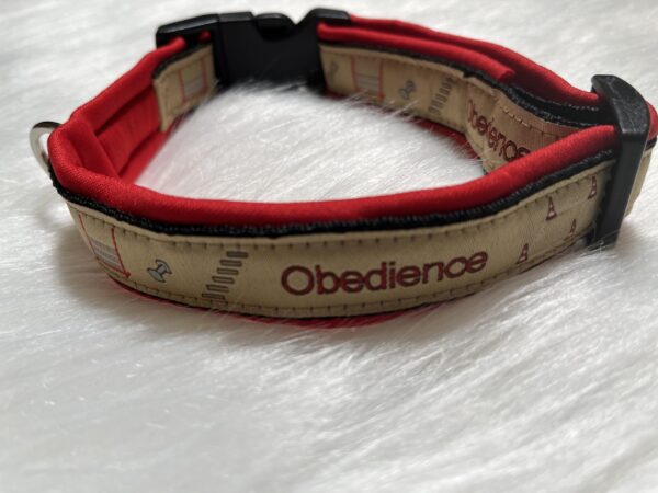 Genähtes Halsband
